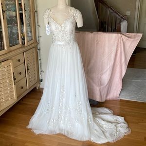 Alfred Angelo style 8545 wedding dress, ivory, Sz 12